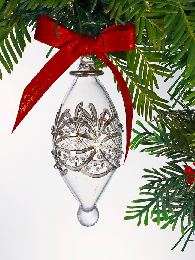 Victorian Raised Oblong Ornament (S) ~ Silver - Artifactually